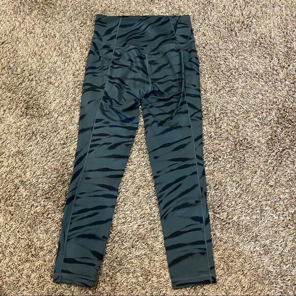 NWOT Athleta Salutation Stash Pocket II 7/8 Tight - Picture 6 of 11